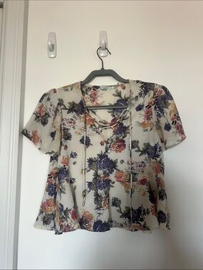 Kimchi Blue Cream Lace-Up Floral Short Sleeve Blouse small